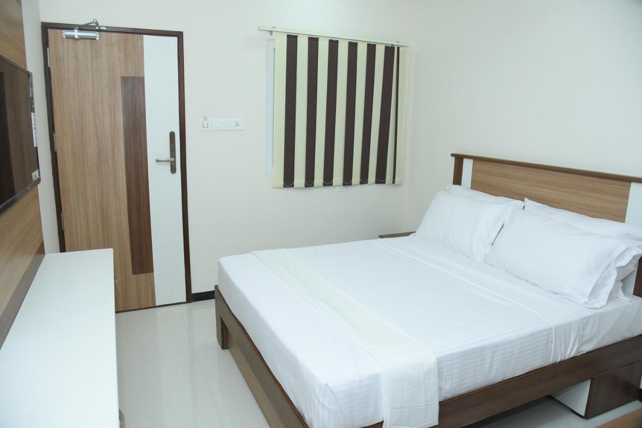 Santhoshpuri Hotel Coimbatore Ngoại thất bức ảnh