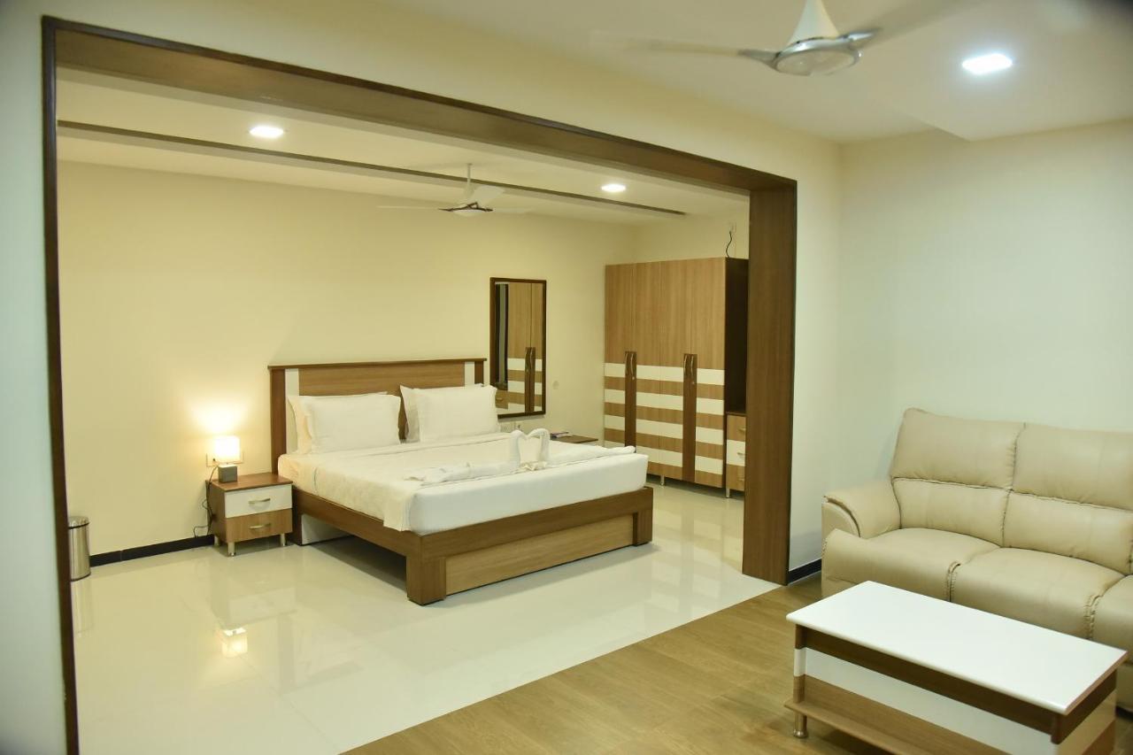 Santhoshpuri Hotel Coimbatore Ngoại thất bức ảnh