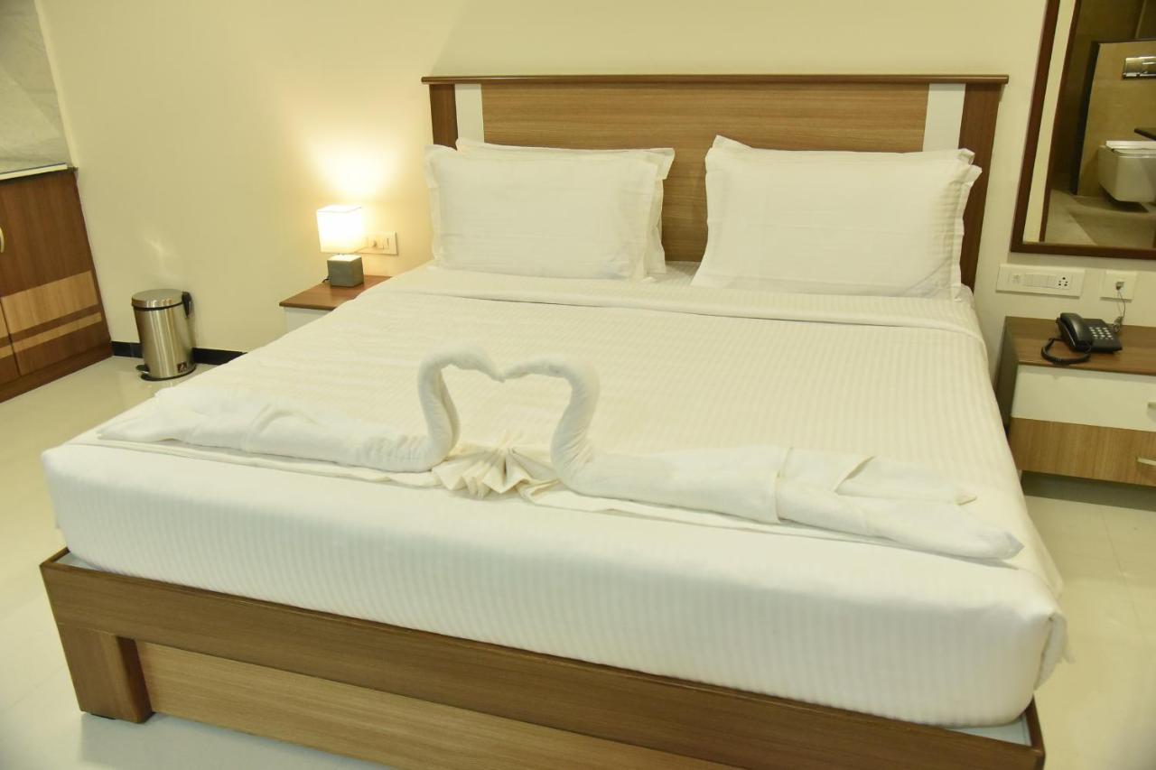 Santhoshpuri Hotel Coimbatore Ngoại thất bức ảnh