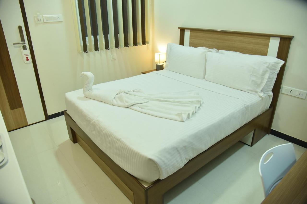 Santhoshpuri Hotel Coimbatore Ngoại thất bức ảnh